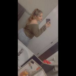 Meet your Posher, Leslie